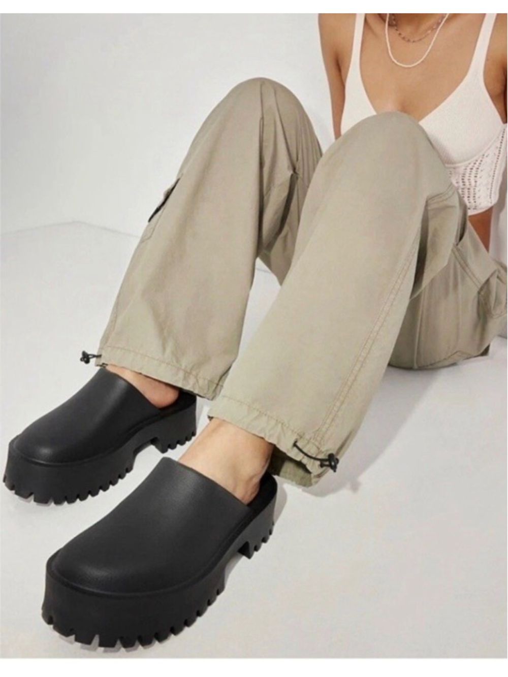 Jeffrey Campbell Clogge Black Matte Platform Lug Sole Mules Clogs Womens size 9